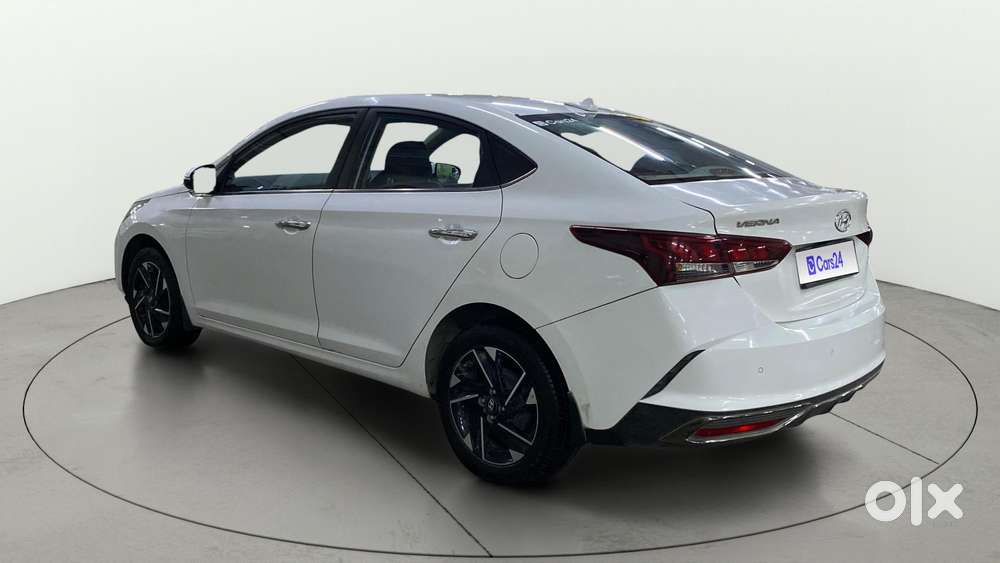 Hyundai Verna 1.5 Sx (o) Vtvt Ivt, 2022, Petrol