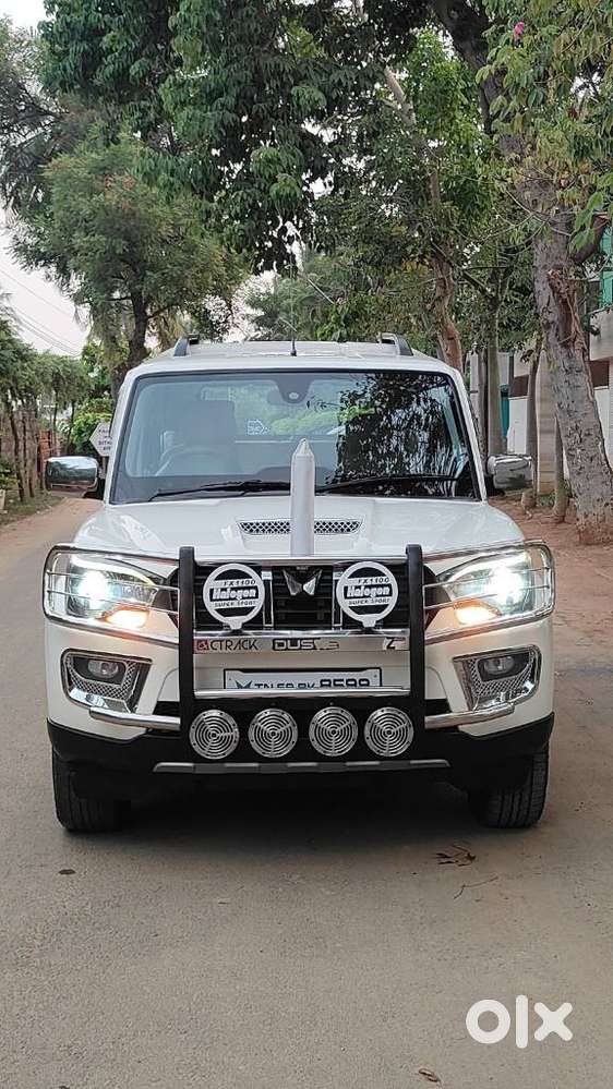 Mahindra Scorpio S10, 2016, Diesel