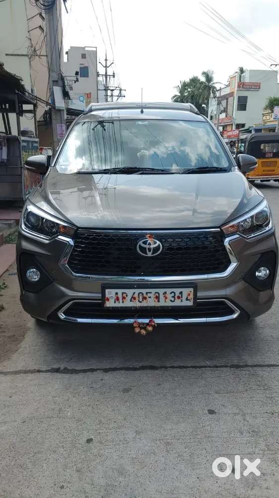 Toyota Rumion V Petrol 2025