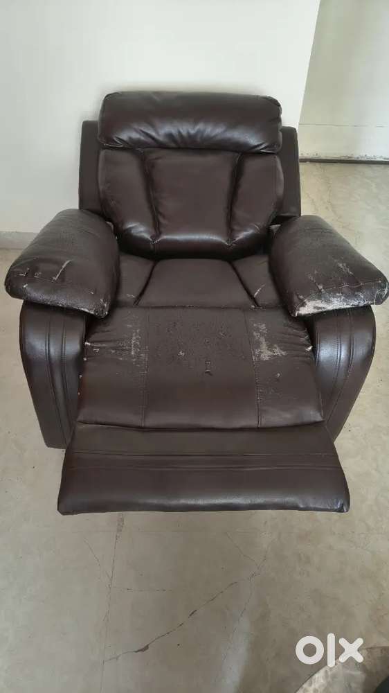 Full recliner single seat sofa