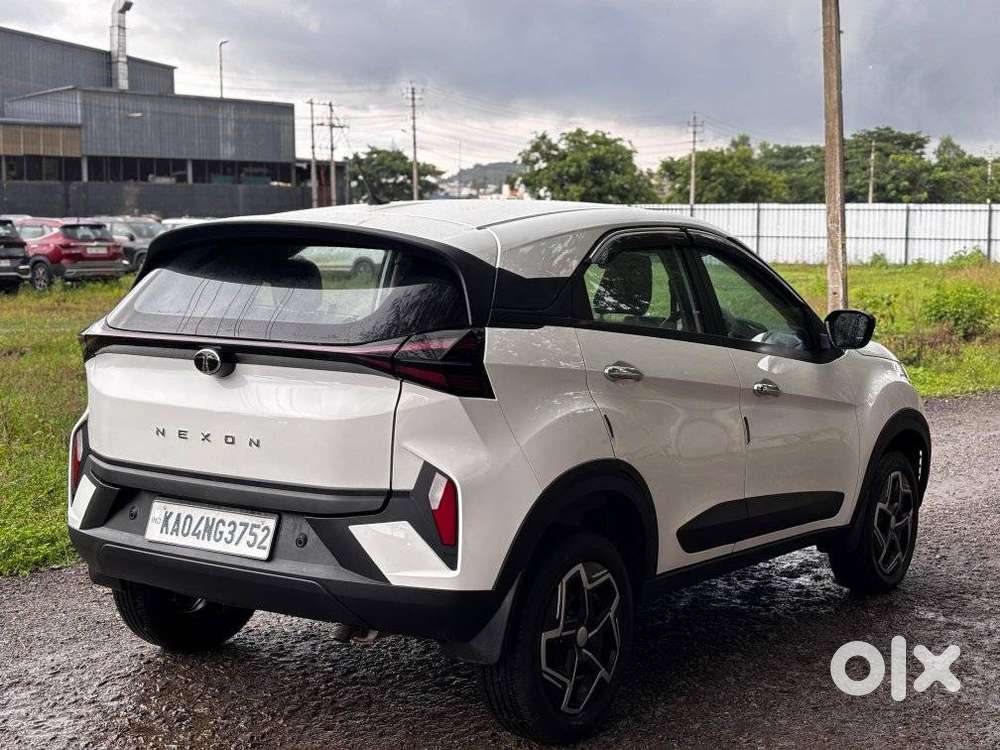 Tata Nexon Smart Plus S 1.2 Revotron Petrol 5 Mt, 2025, Petrol