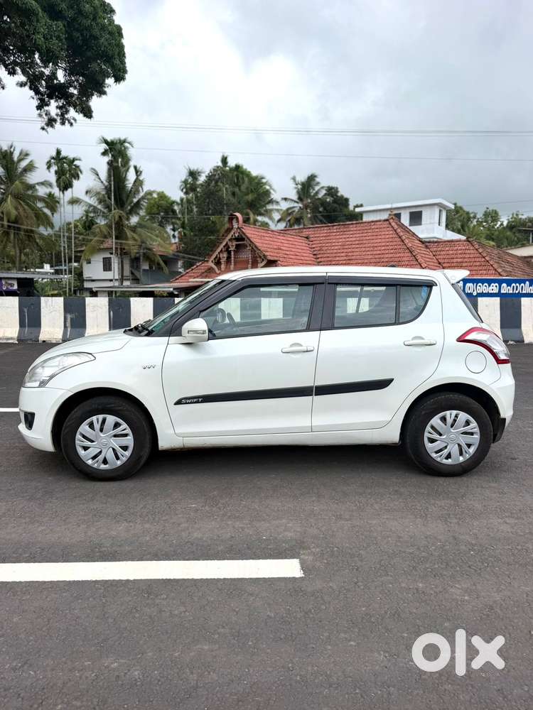 Maruti Suzuki Swift Vxi + Manual, 2013, Petrol