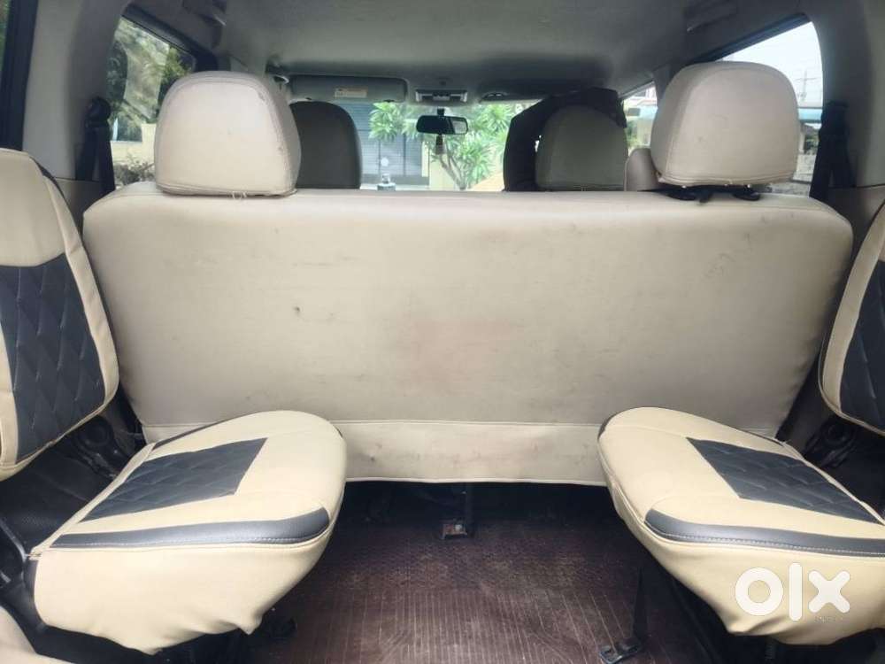 Mahindra Tuv 300 T10, 2018, Diesel