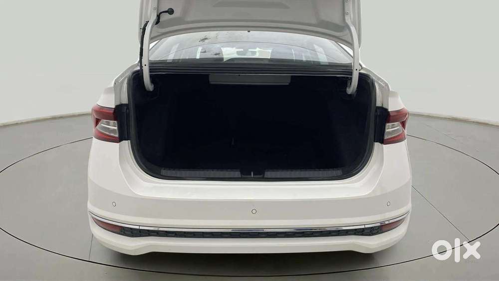 Skoda Slavia 1.0 Tsi Style At, 2022, Petrol