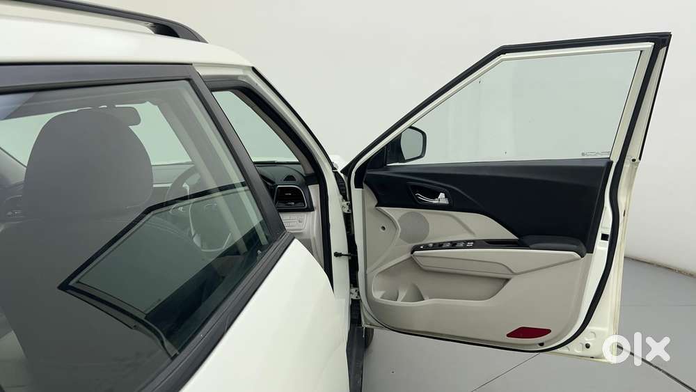 Mahindra Xuv300 W8 Amt Optional Diesel, 2022, Petrol