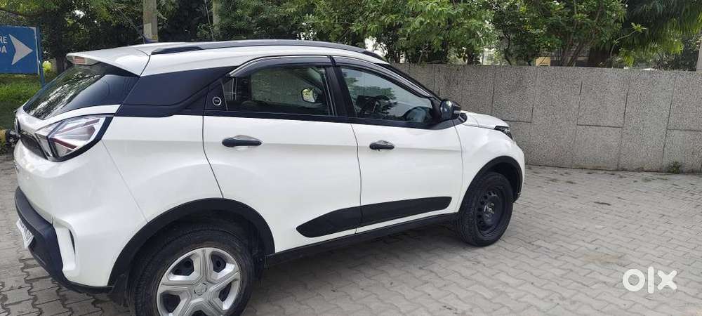 Tata Nexon 1.2 Revotron Xm (s), 2023, Petrol