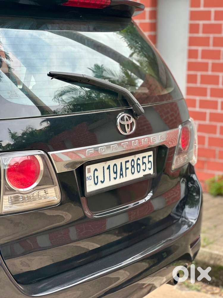 Toyota Fortuner Legender 2016 Diesel 95000 Km Driven