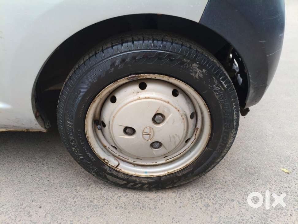 Tata Nano Xe, 2012, Petrol