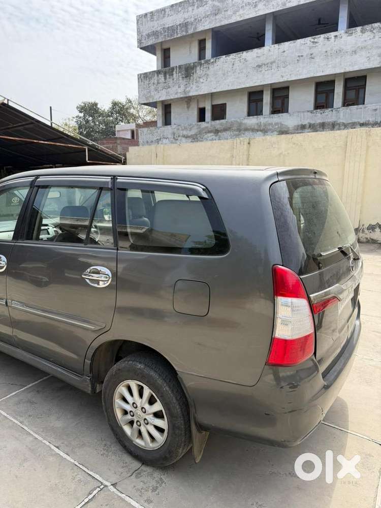Toyota Innova V Varient 2012 Diesel Well Maintained