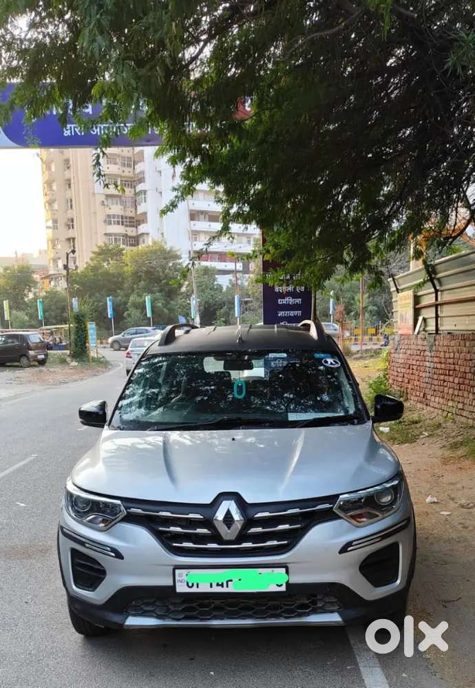 Ekadam Acchi Kar Hai Koi Kami Nhi H