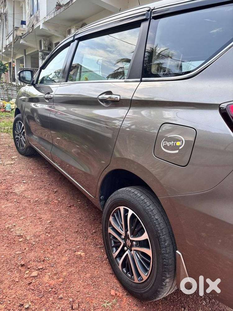 Maruti Suzuki Ertiga Zxi Shvs, 2022, Petrol
