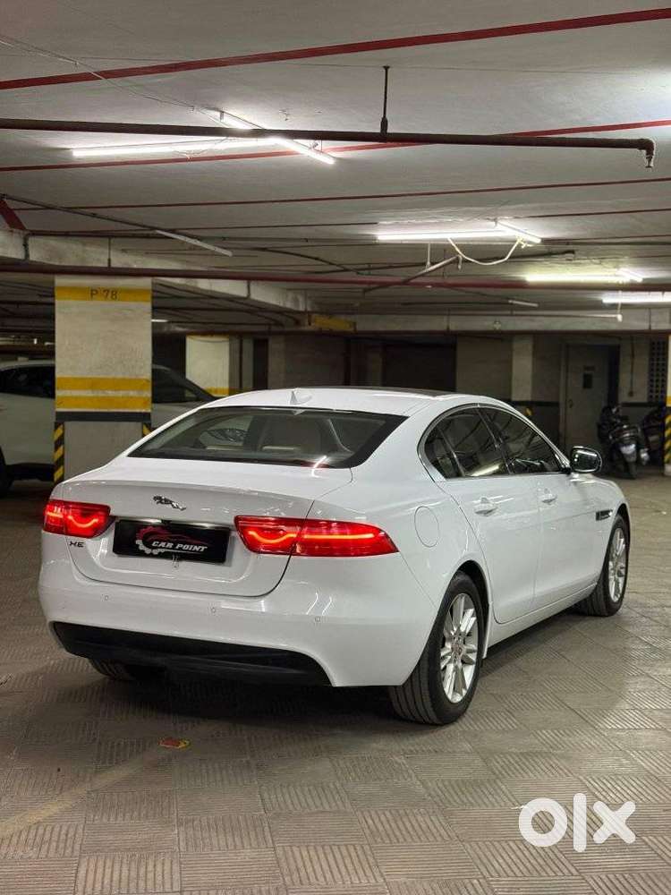 Jaguar Xe Portfolio, 2016, Petrol