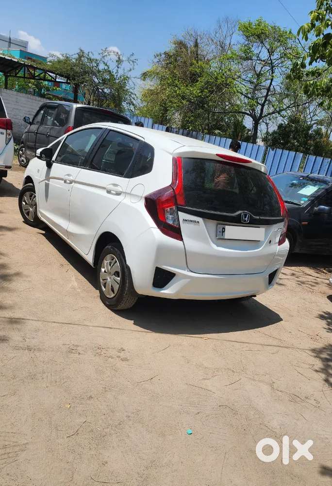 Honda Jazz 2016 Diesel Well Maintained, Good Performance Car.