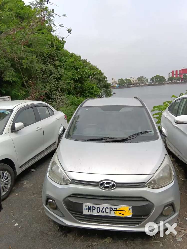 Hyundai Grand I10 Sportz 2015 Car