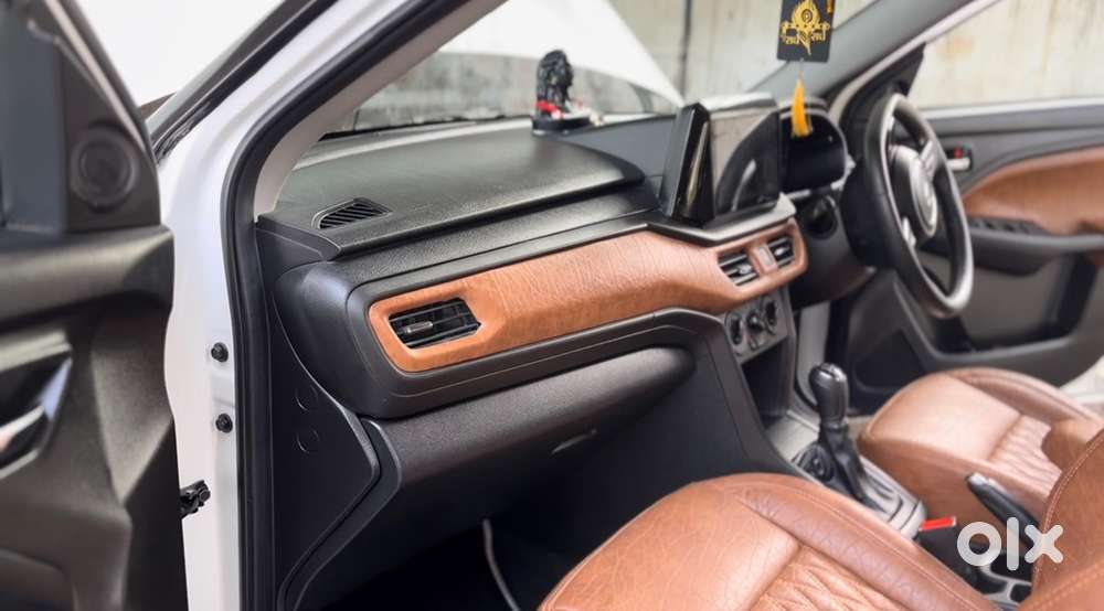 2023 Maruti Brezza Lxi Smart Hybrid (manual)
