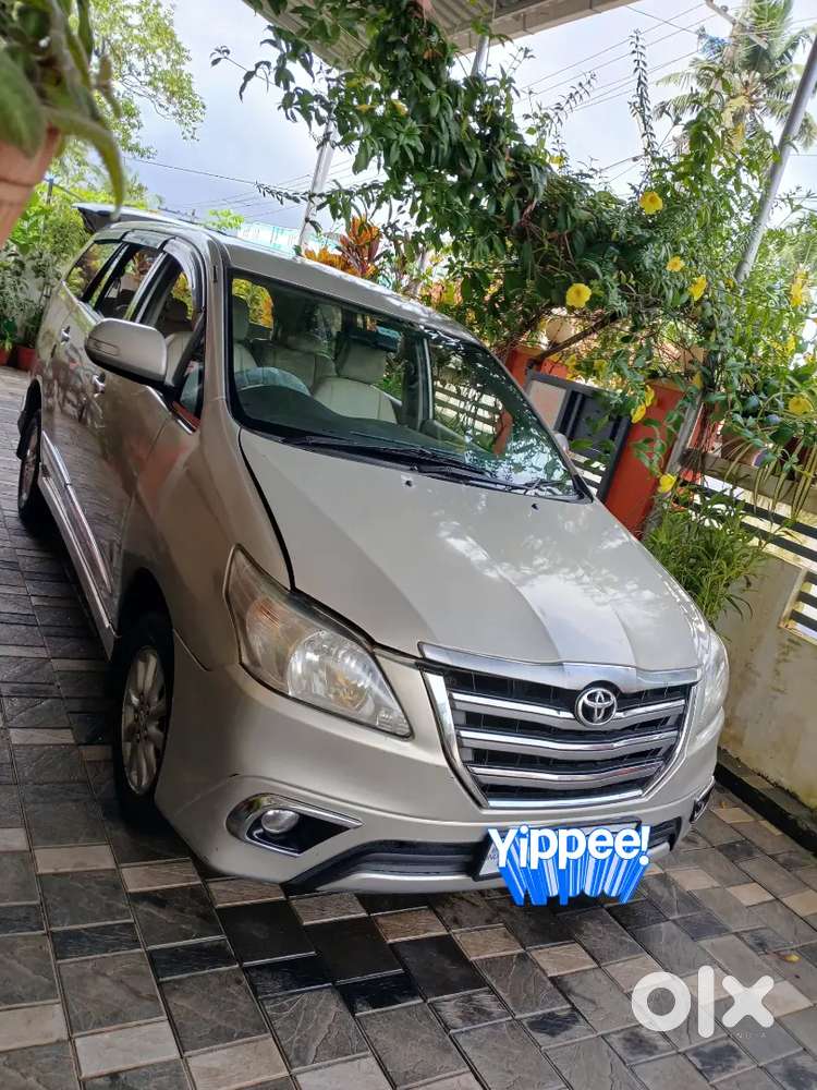 Toyota Innova Diesel Manual 2012 8 Seater. Re.