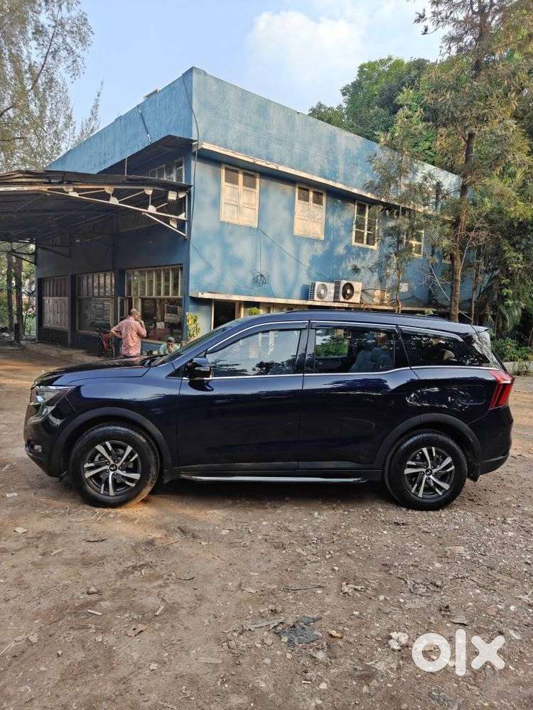 Mahindra Xuv700 2.0 Ax 5 Petrol Mt 7 Str, 2025, Petrol