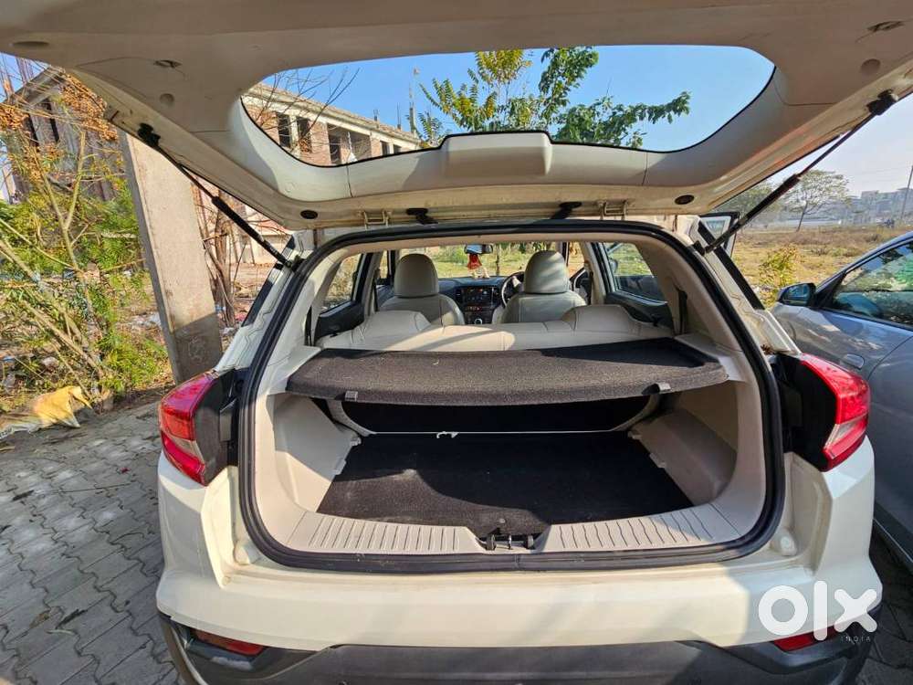 Mahindera Xuv 300 Ist Owner 2023 Model