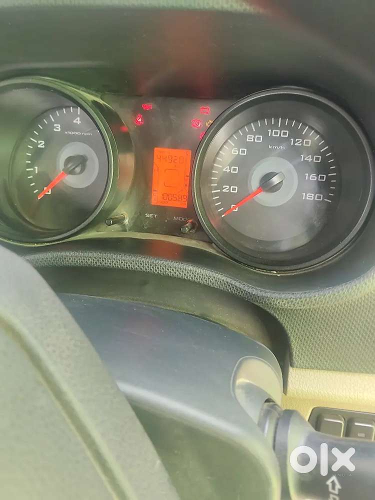 Mhindra Tuv300t6