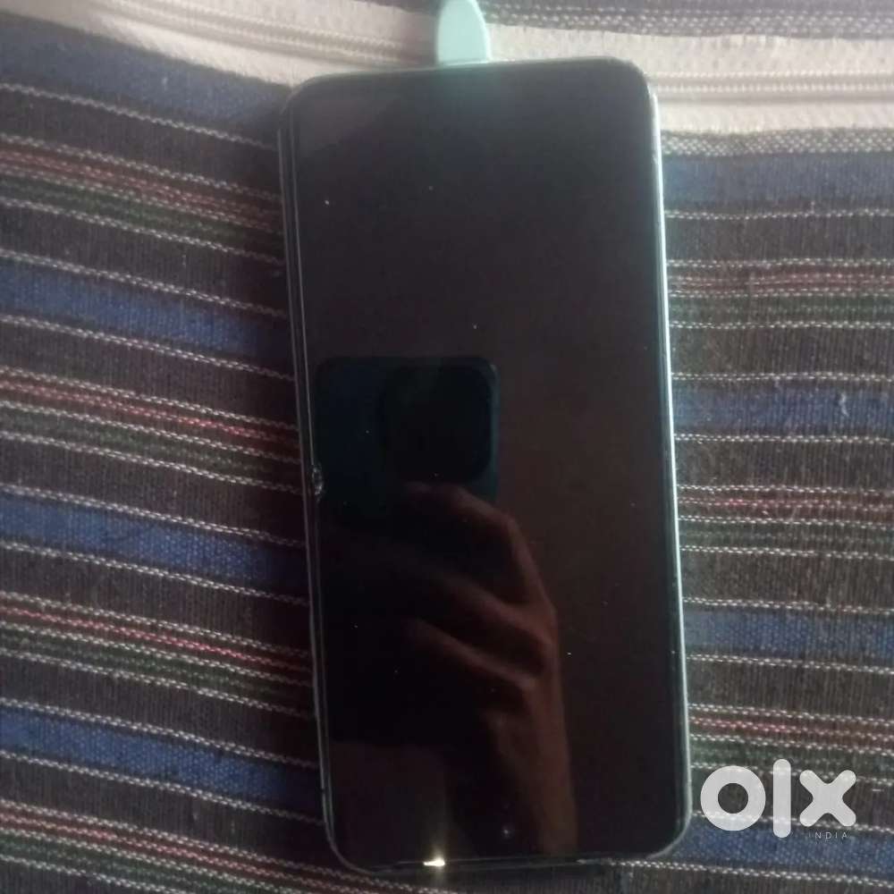 3+3 6 hai ram 64storge 5g phone hai  all original