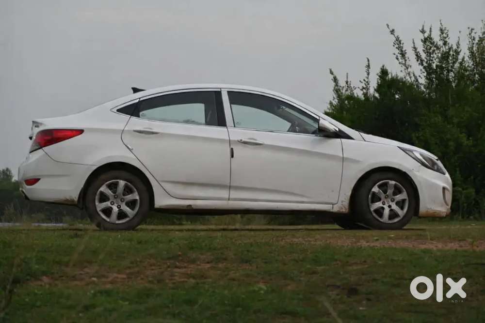 Hyundai Verna 2012