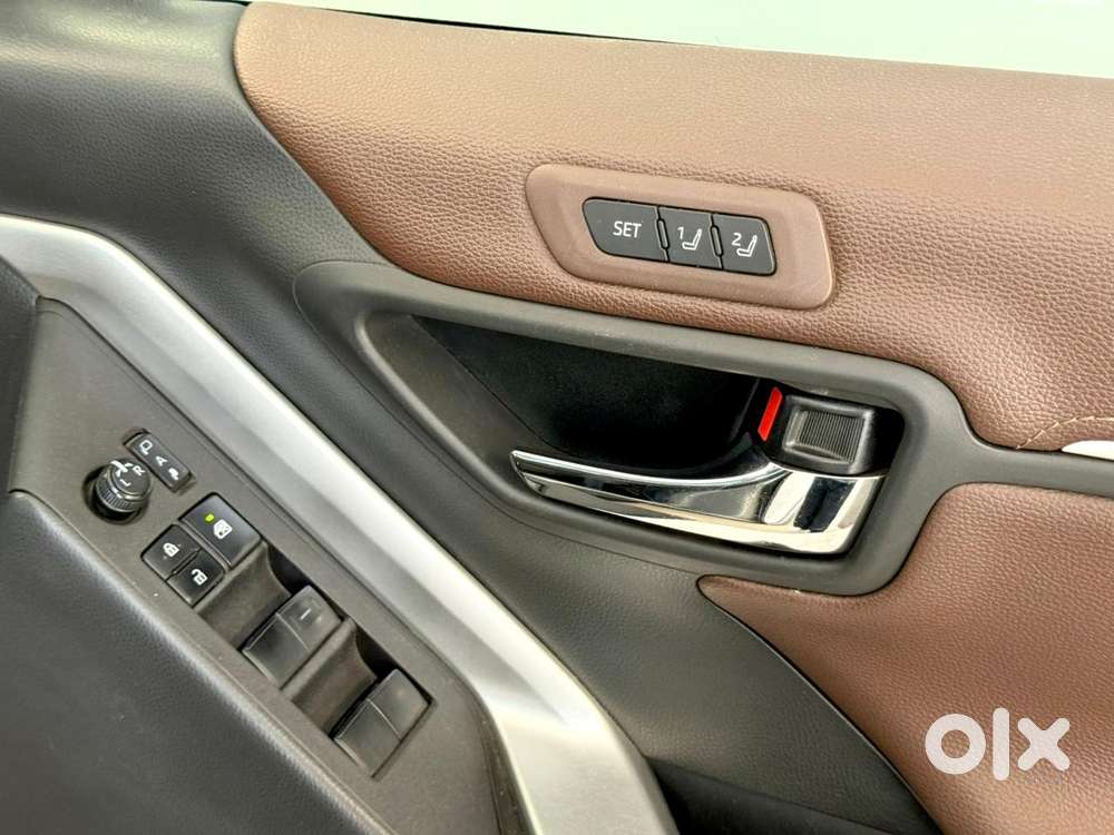 Toyota Innova Hycross 2.0 Zx Hybrid 7 Str, 2023, Petrol