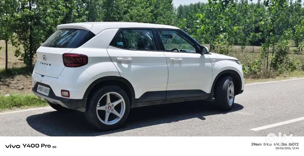Hyundai Venue Diesel Manual 2021 Variant E New Tire New Alloy New Led