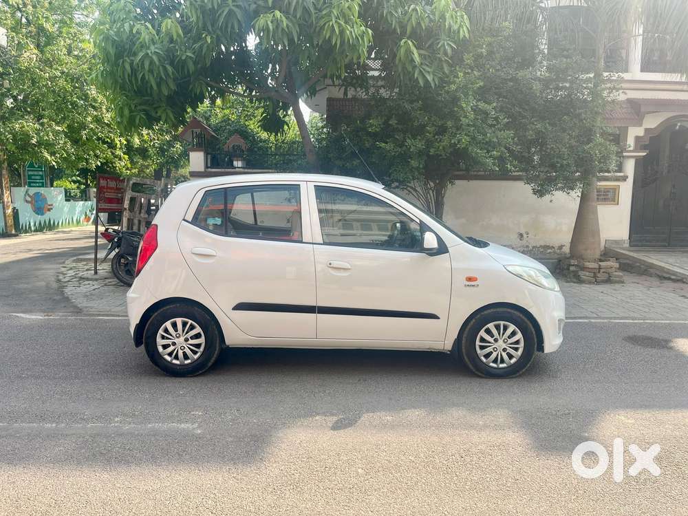 Hyundai I10 Sportz, 2015, Petrol