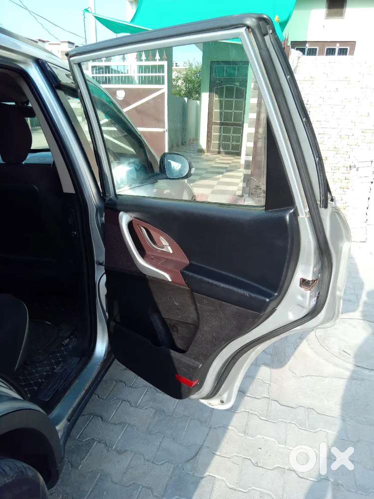 Mahindra Xuv500 2012