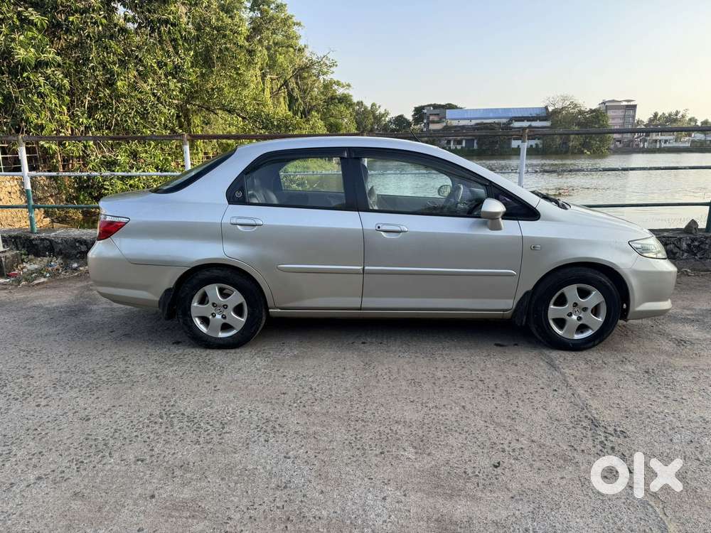 Maruti Suzuki Swift Lxi Option, 2007, Petrol