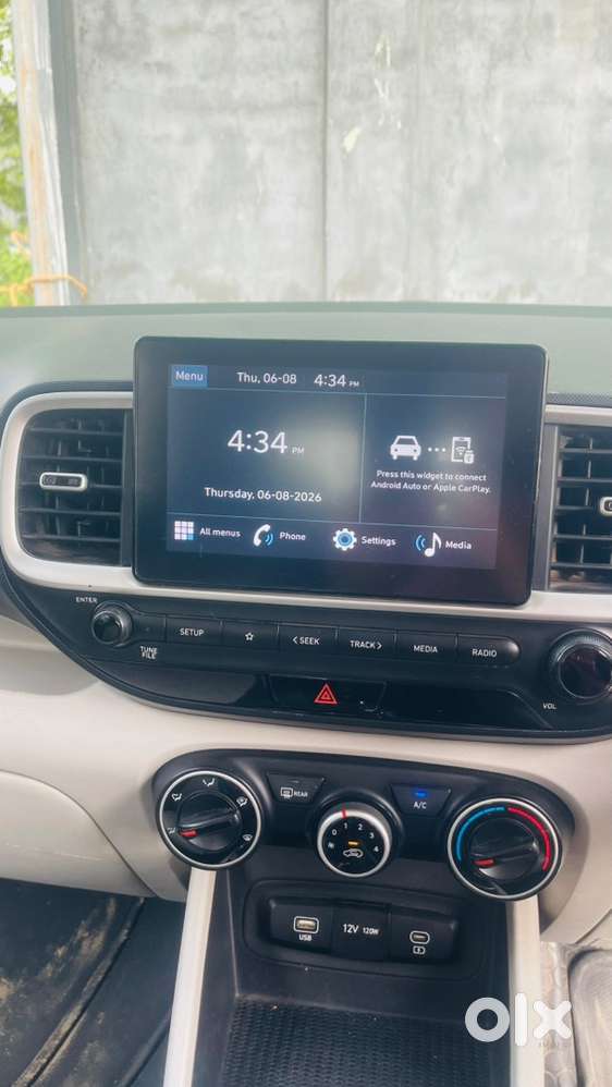Hyundai Venue 2022 Petrol Well Maintained