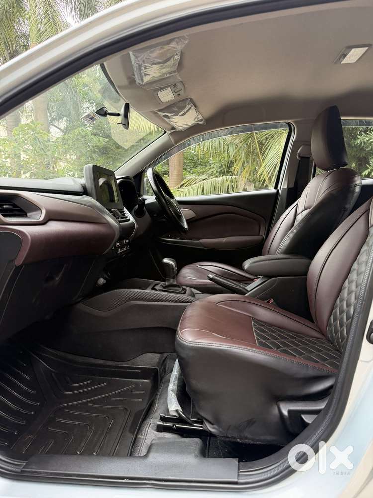 Maruti Suzuki Fronx Delta Plus 1.2l Ags, 2025, Petrol