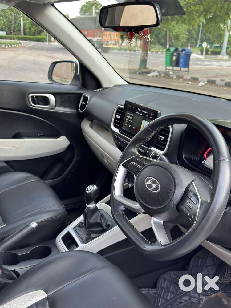 Hyundai Venue Sx 1.2 Mt Knight Edition, 2022, Petrol
