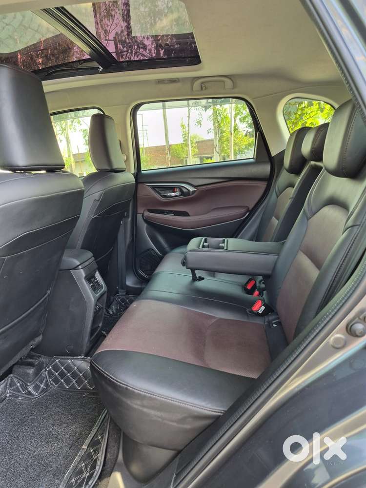 Maruti Suzuki Grand Vitara 1.5 Alpha Smart Hybrid At, 2022, Petrol