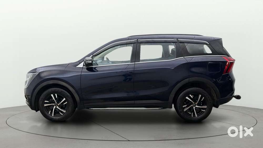 Mahindra Xuv700 2.2 Ax 3 Diesel At 5 Str, 2022, Petrol