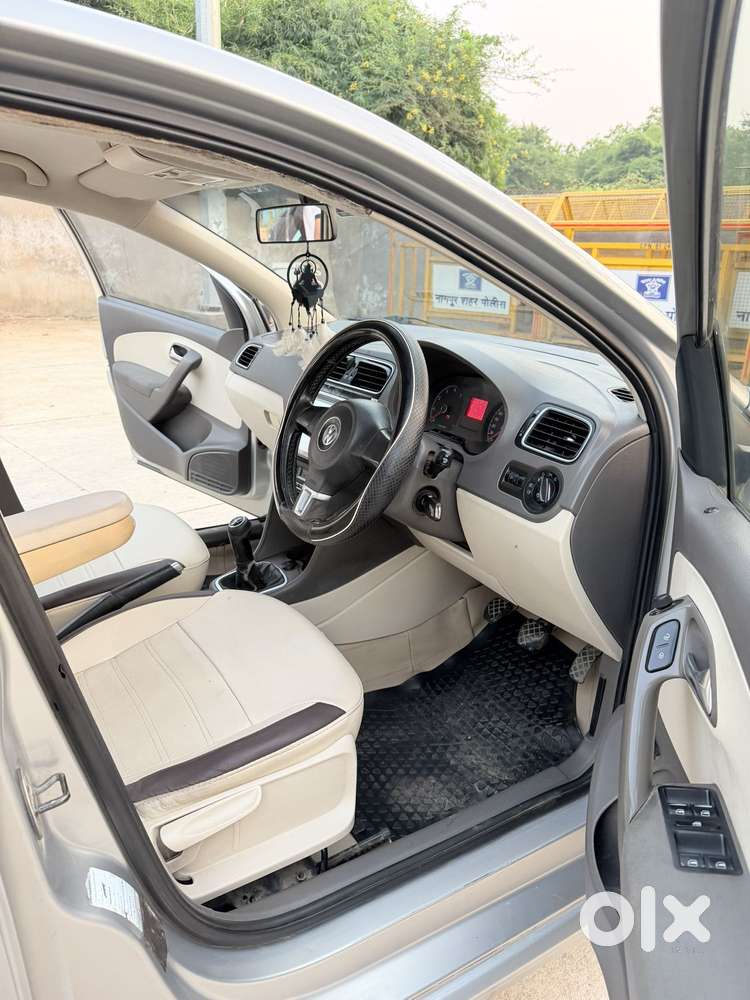 Volkswagen Vento Petrol Highline, 2011, Petrol