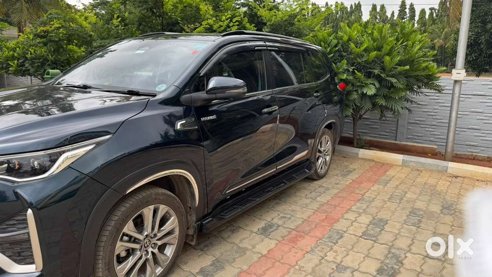 Toyota Innova Hycross 2.0 Zx (o) Hybrid 7 Str, 2024, Petrol
