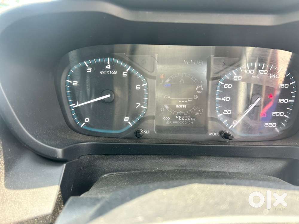 Tata Altroz 1.2 Xe, 2021, Petrol