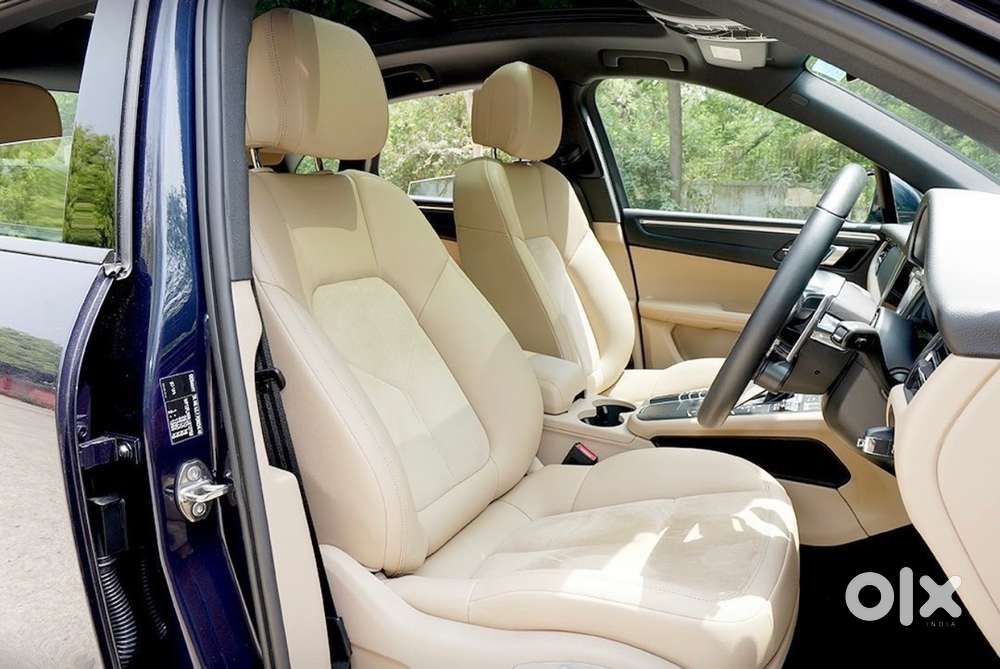 Porsche Macan 2021 /bmw X5 2021 M40i Petrol