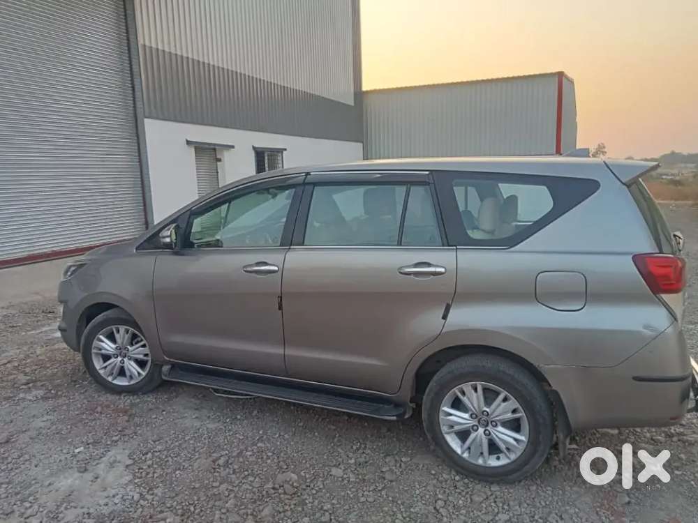 Toyota Innova Crysta 2016 Diesel 325000 Km Driven