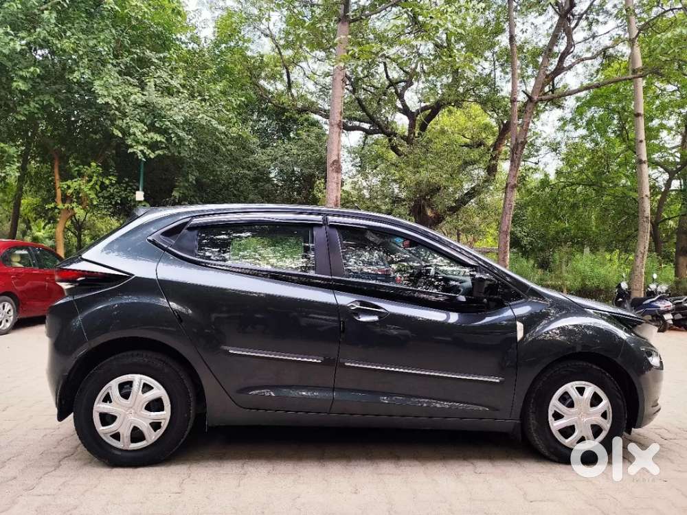 Tata Altroz Xe Petrol, 2020, Petrol
