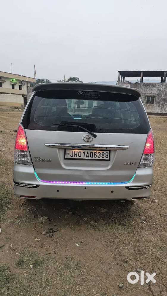 Toyota Innova 2012 Diesel 300000 Km Driven