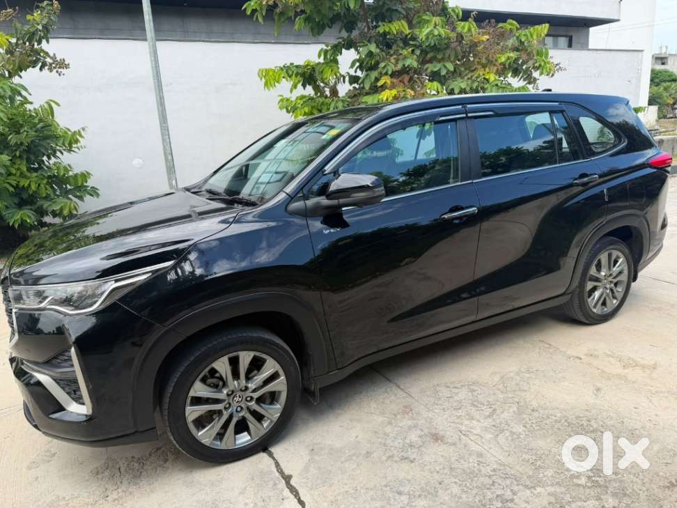 Toyota Innova Hycross 2.0 Zx (o) Hybrid 7 Str, 2025, Cng & Hybrids