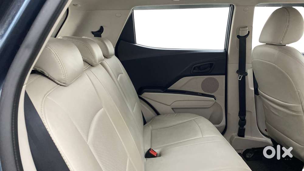 Mahindra Xuv300 1.2 W6 Amt Petrol, 2021, Petrol