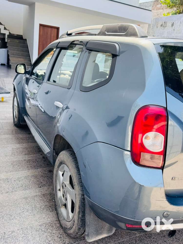 Renault Duster Rxz Top End Diesel ( Blue Colour )