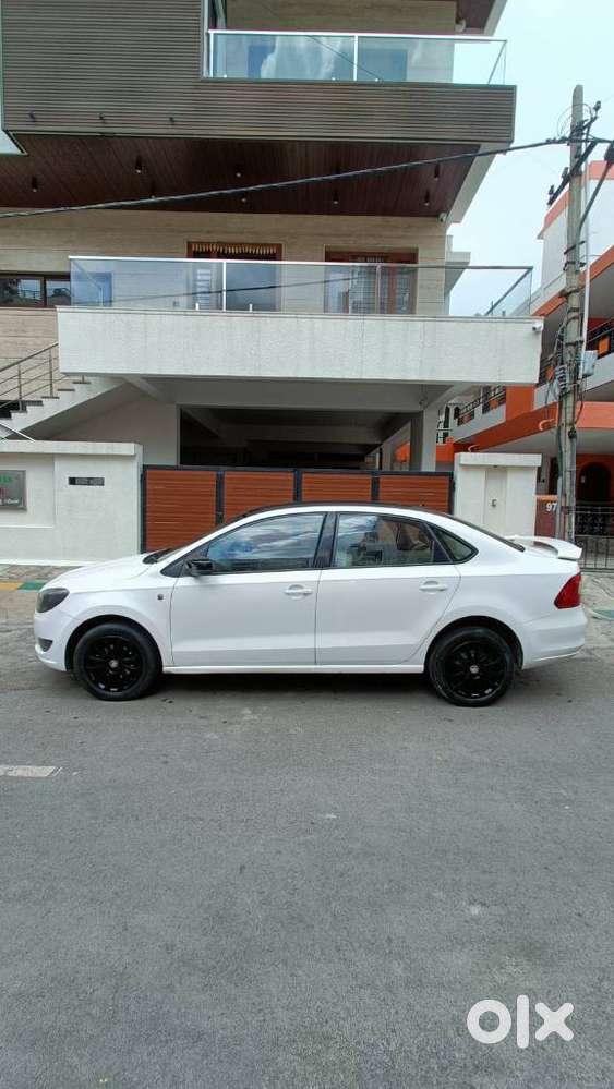 Skoda Rapid 1.6 Mpi At Elegance, 2014, Petrol