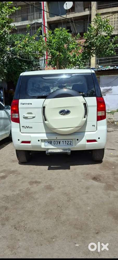 Mahindra Tuv 300 2017 Diesel 110000 Km Driven