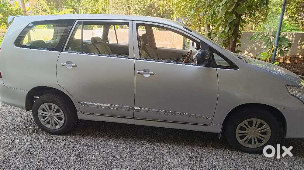 Innova 2005 Diesel Well Maintained , Center A/c, Converted To Type 4