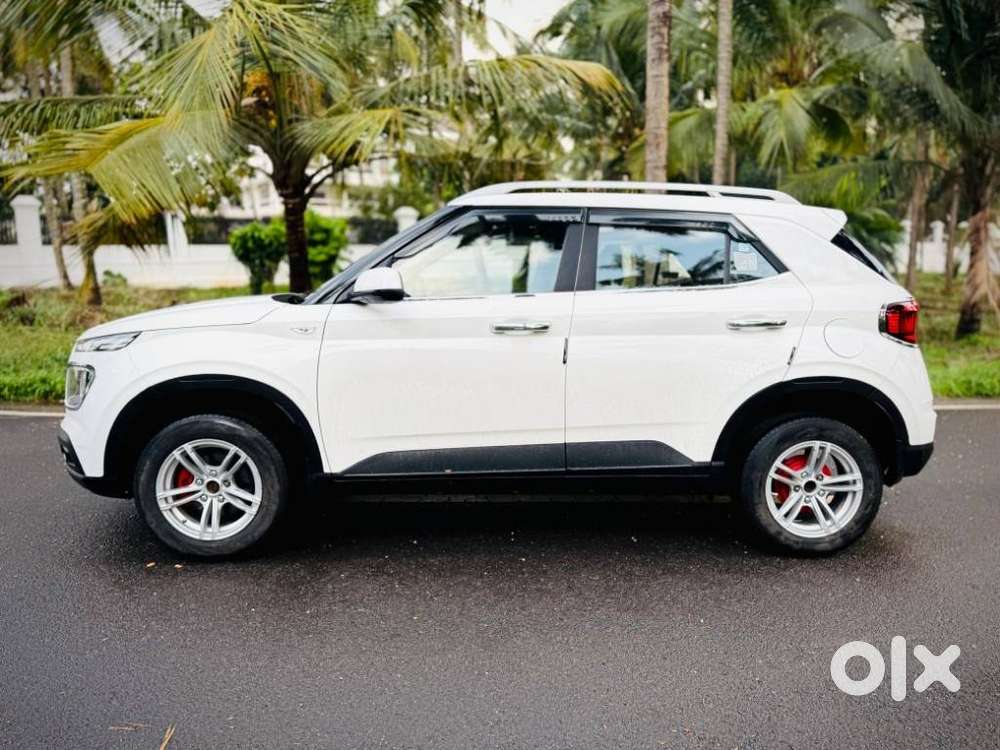 Hyundai Venue 1.2 S Plus, 2020, Petrol