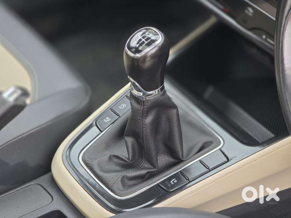Skoda Slavia, 2022, Petrol